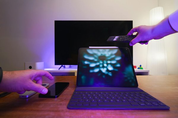 Wie kann man mit Vintage-Kleidung stilvolle Outfits kreieren?